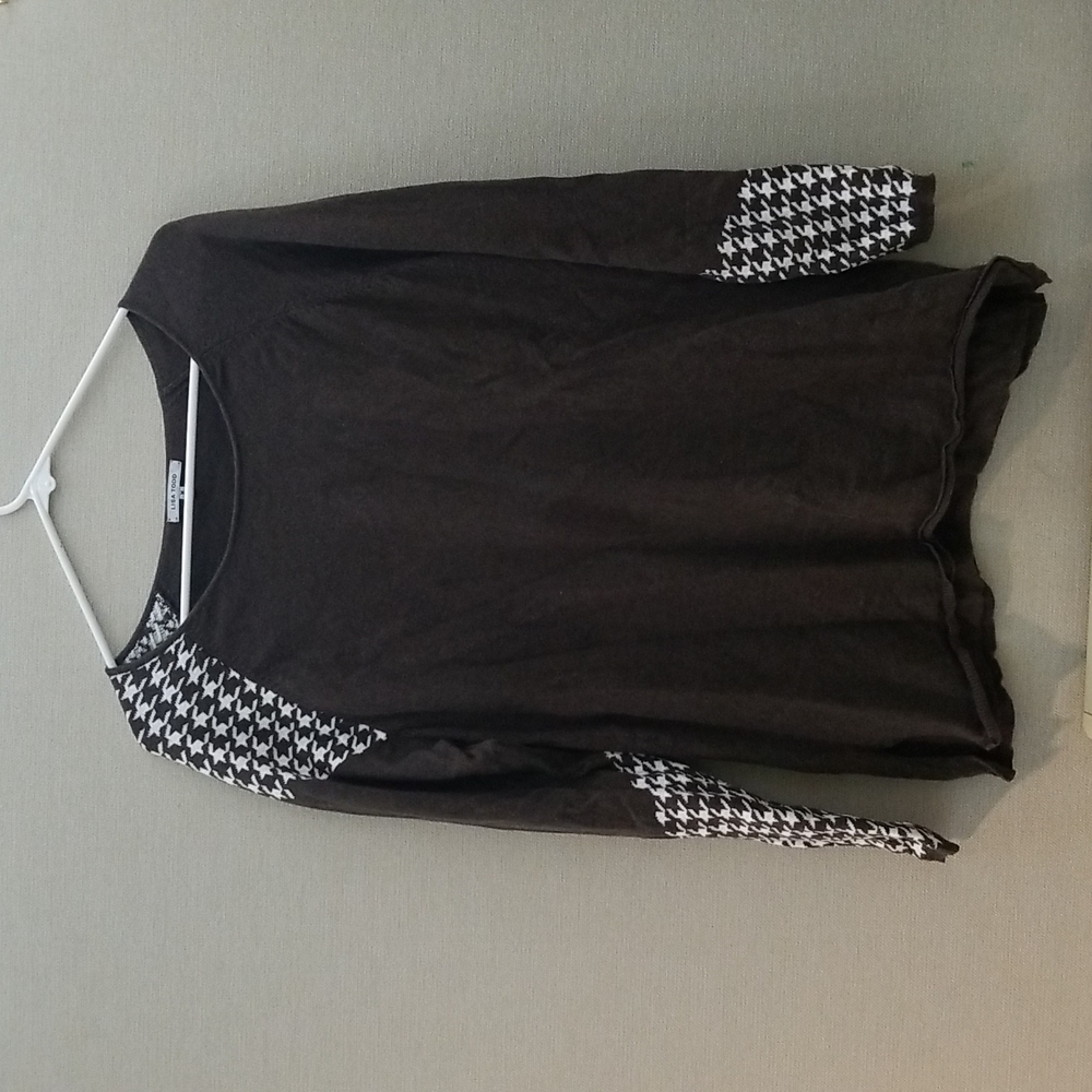 Lisa Todd Sweater Size Medium